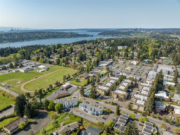 12025 SE 60th Street B, Bellevue WA 98006