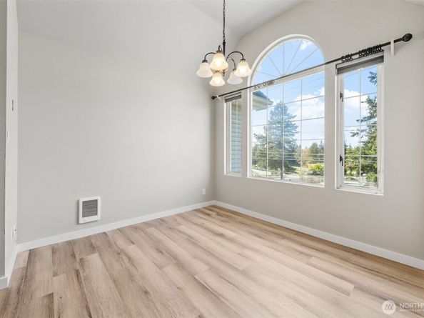 12025 SE 60th Street B, Bellevue WA 98006