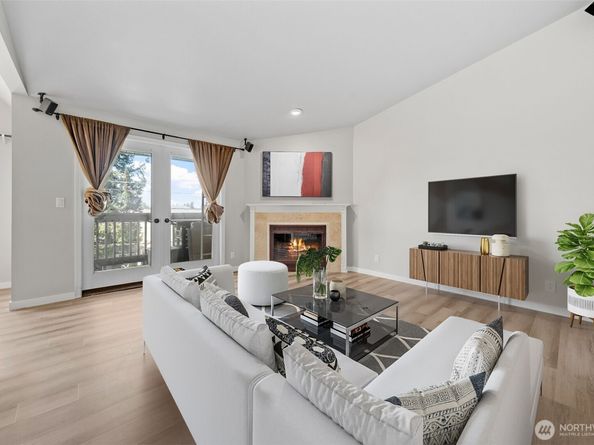 12025 SE 60th Street B, Bellevue WA 98006