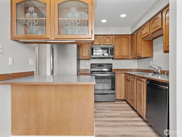 12025 SE 60th Street B, Bellevue WA 98006