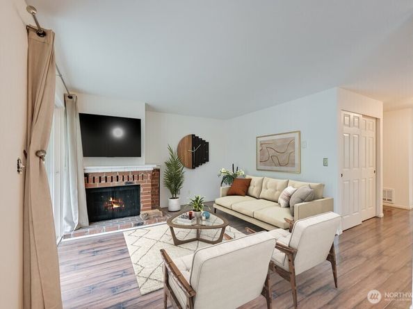 220 SW Clark Street B101, Issaquah WA 98027