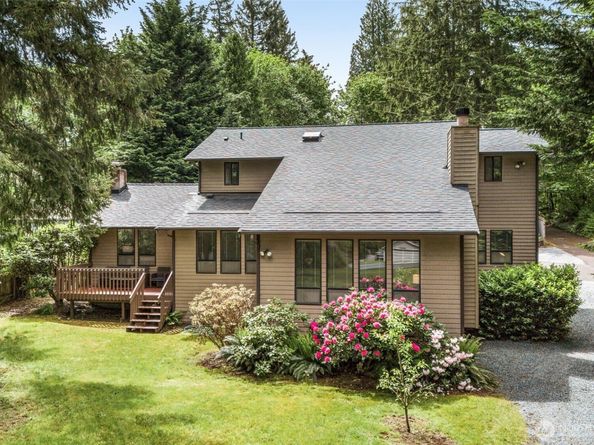18557 W Lake Desire Drive SE, Renton WA 98058