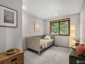 18557 W Lake Desire Drive SE, Renton WA 98058