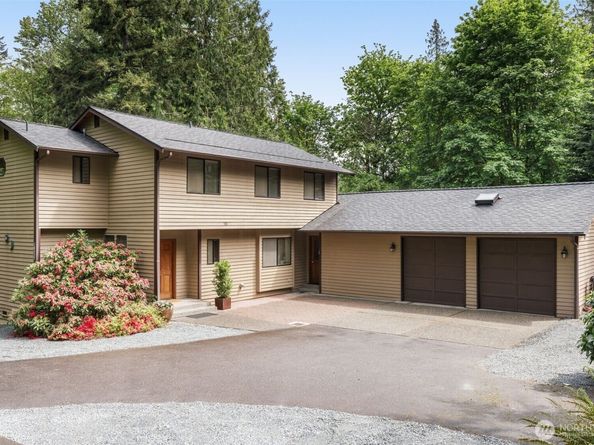 18557 W Lake Desire Drive SE, Renton WA 98058