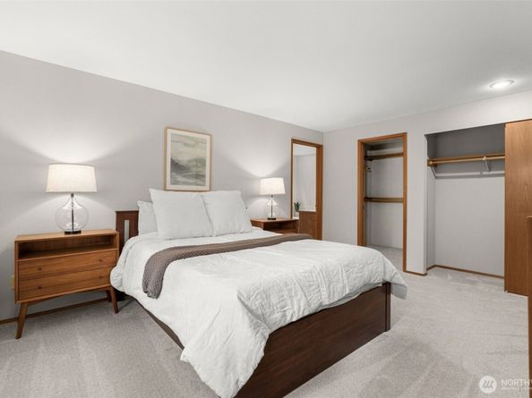 18557 W Lake Desire Drive SE, Renton WA 98058