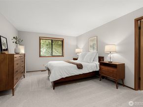 18557 W Lake Desire Drive SE, Renton WA 98058