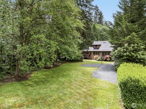 18557 W Lake Desire Drive SE, Renton WA 98058