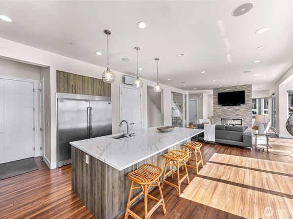 12065 30th Avenue SW, Burien WA 98146