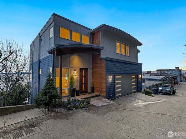 12065 30th Avenue SW, Burien WA 98146