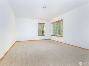 8927 Weiting Avenue SE, Snoqualmie WA 98065