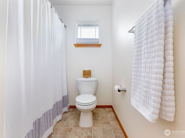 8927 Weiting Avenue SE, Snoqualmie WA 98065
