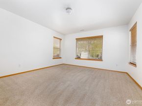 8927 Weiting Avenue SE, Snoqualmie WA 98065