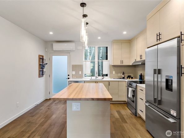 2273 14th Avenue W, Seattle WA 98119