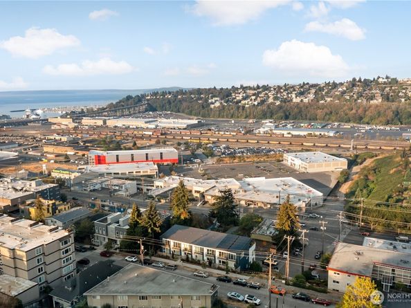 2273 14th Avenue W, Seattle WA 98119