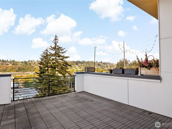 2273 14th Avenue W, Seattle WA 98119