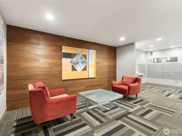 705 E Republican Street 207, Seattle WA 98102