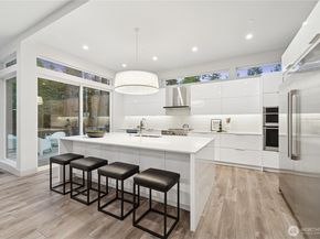 13220 NE 70th Street, Redmond WA 98052