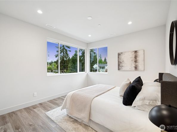 13220 NE 70th Street, Redmond WA 98052