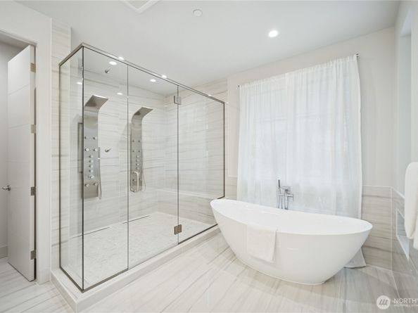 13220 NE 70th Street, Redmond WA 98052
