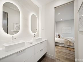 13220 NE 70th Street, Redmond WA 98052