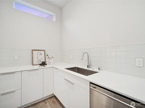 13220 NE 70th Street, Redmond WA 98052