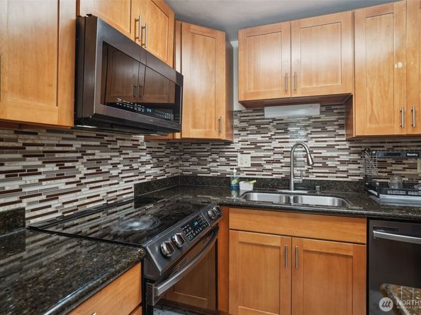 13558 37th Avenue S 21, Tukwila WA 98168