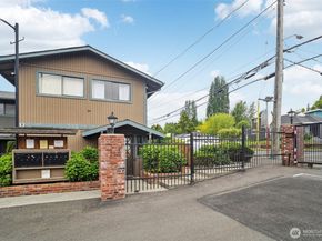 13558 37th Avenue S 21, Tukwila WA 98168