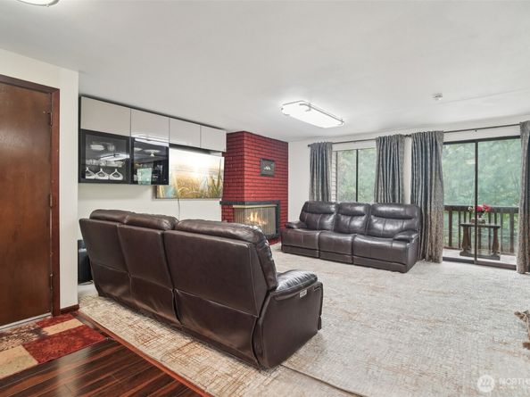 13558 37th Avenue S 21, Tukwila WA 98168