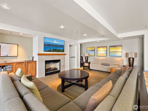 15100 6th Avenue SW 528, Burien WA 98166