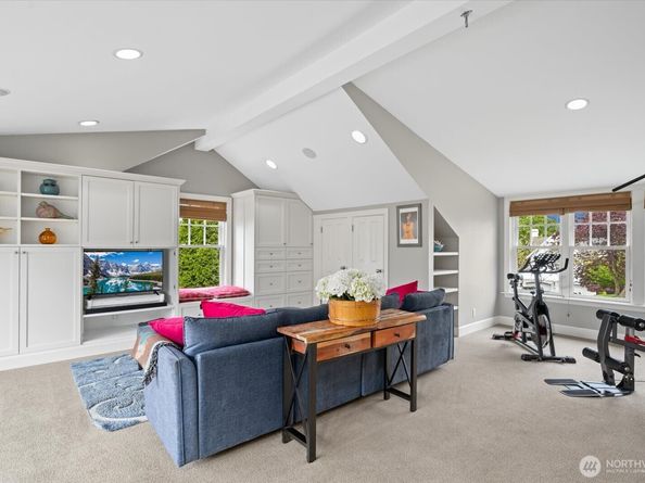 10207 NE 60th Street, Kirkland WA 98033