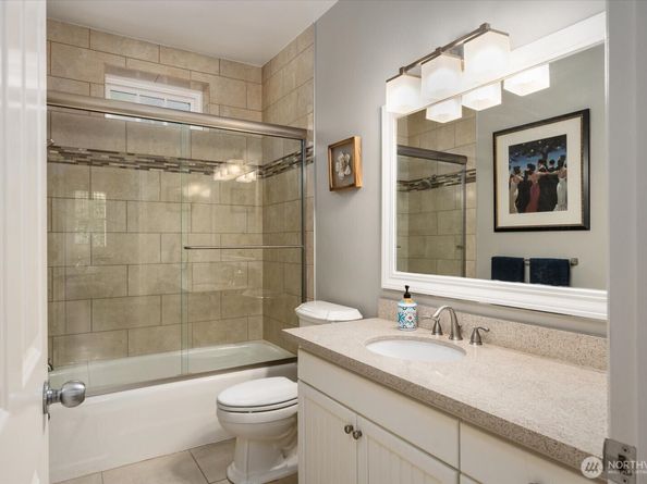 10207 NE 60th Street, Kirkland WA 98033