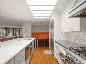 10207 NE 60th Street, Kirkland WA 98033