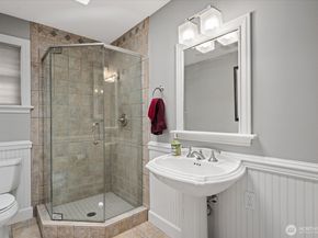 10207 NE 60th Street, Kirkland WA 98033