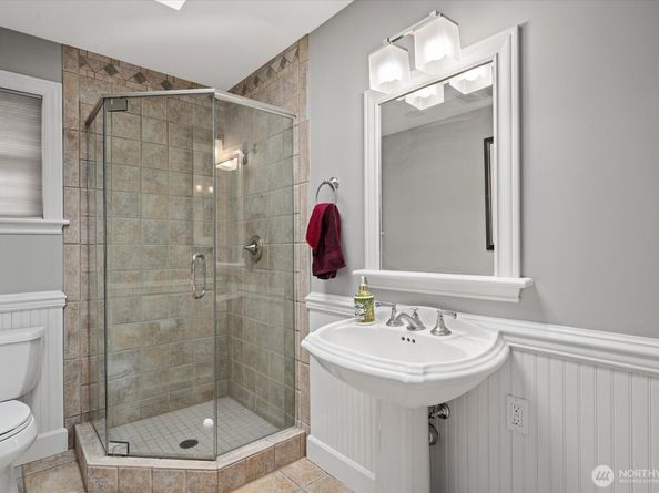 10207 NE 60th Street, Kirkland WA 98033