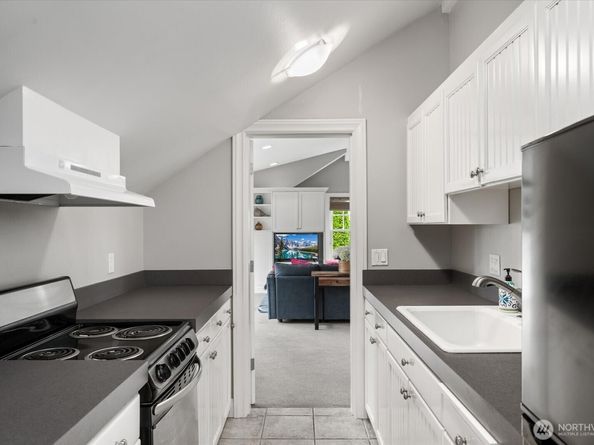 10207 NE 60th Street, Kirkland WA 98033