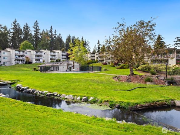13259 15th Avenue NE B7, Seattle WA 98125
