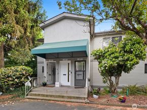 13259 15th Avenue NE B7, Seattle WA 98125