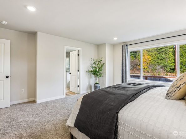 2080 NE Norseman Way, Poulsbo WA 98370