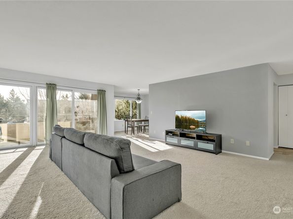 4545 Sand Point Way NE 207, Seattle WA 98105