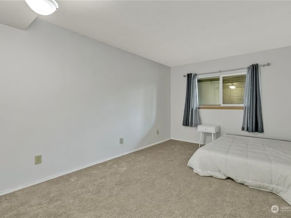 4545 Sand Point Way NE 207, Seattle WA 98105
