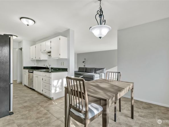 4545 Sand Point Way NE 207, Seattle WA 98105