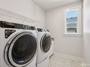 313 182ND Place SE, Bothell WA 98012