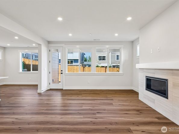 313 182ND Place SE, Bothell WA 98012