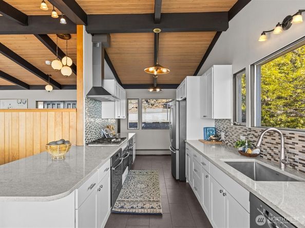 2690 SW 151st Place, Burien WA 98166