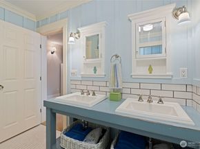 3119 108th Avenue SE, Bellevue WA 98004