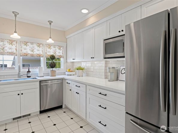 3119 108th Avenue SE, Bellevue WA 98004