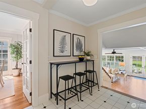 3119 108th Avenue SE, Bellevue WA 98004