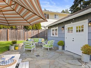 3119 108th Avenue SE, Bellevue WA 98004