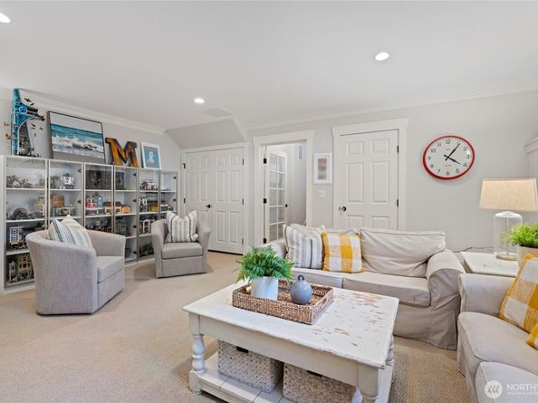 3119 108th Avenue SE, Bellevue WA 98004