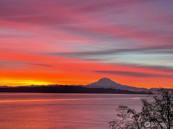 28812 125th Place SW, Vashon WA 98070